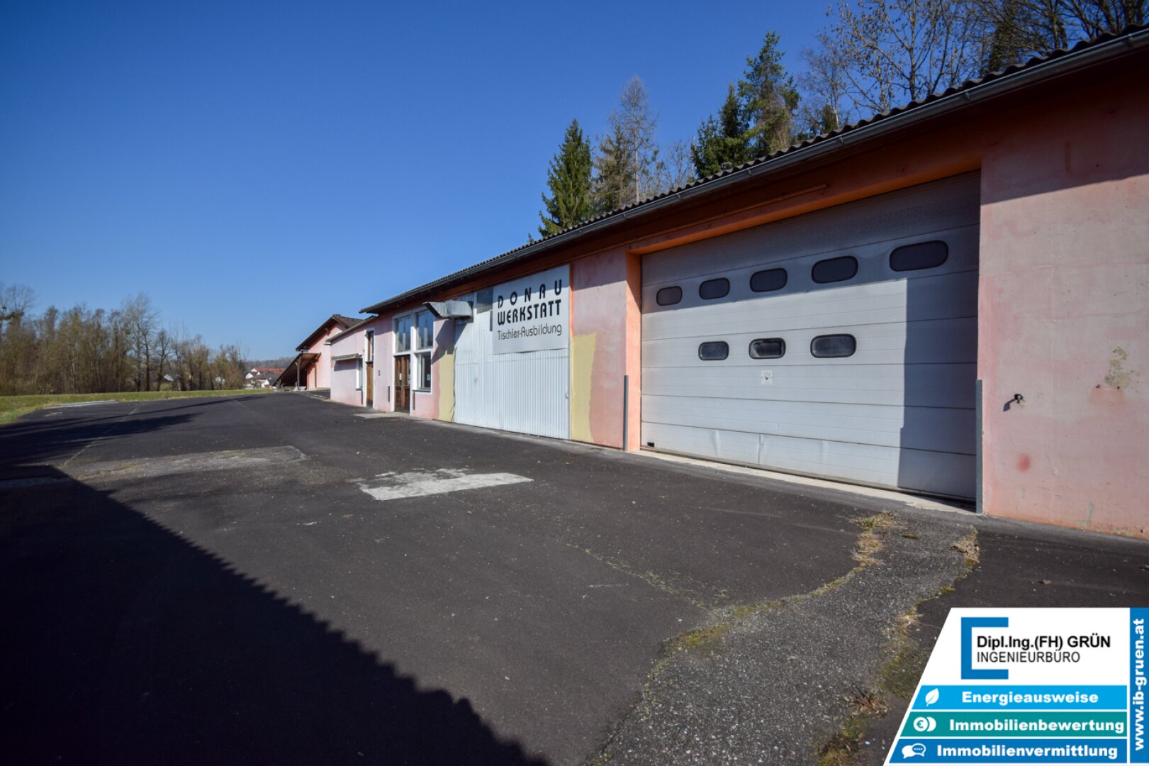Vielseitige Gewerbeliegenschaft mit Büro & Hallenflächen auf 2.950 m²
