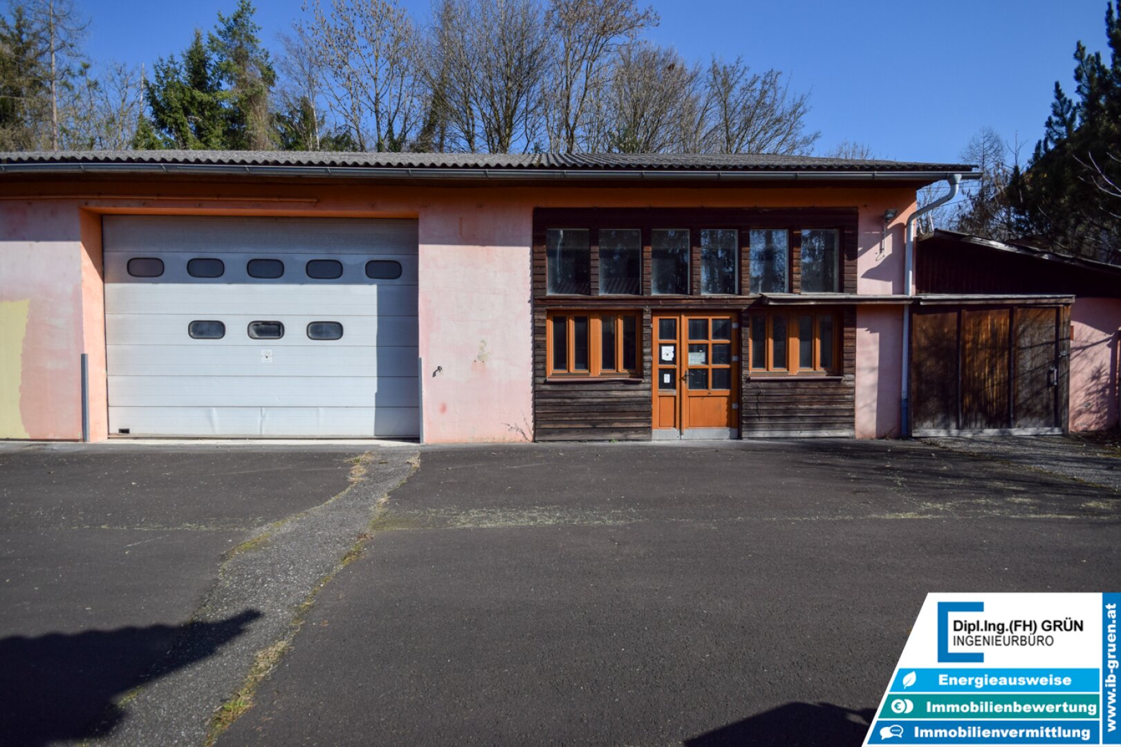 Vielseitige Gewerbeliegenschaft mit Büro & Hallenflächen auf 2.950 m²