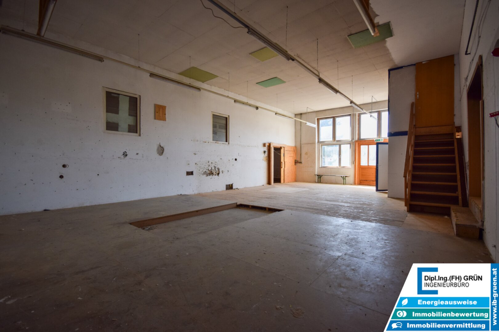 Vielseitige Gewerbeliegenschaft mit Büro & Hallenflächen auf 2.950 m²