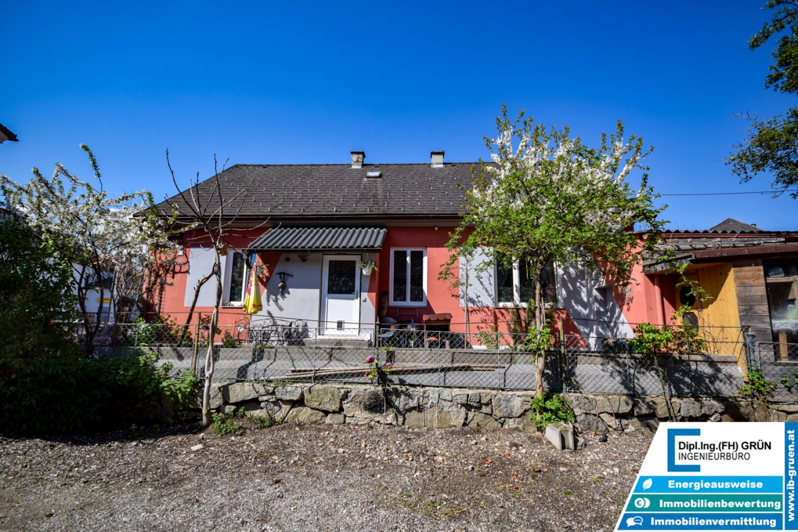 Charmantes Einfamilienhaus im Zentrum von Seitenstetten – saniert, Garage, Terrasse, Fernwärme