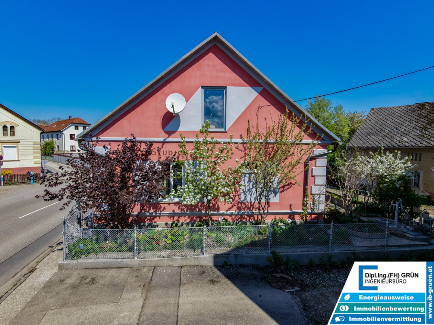 Charmantes Einfamilienhaus im Zentrum von Seitenstetten – saniert, Garage, Terrasse, Fernwärme