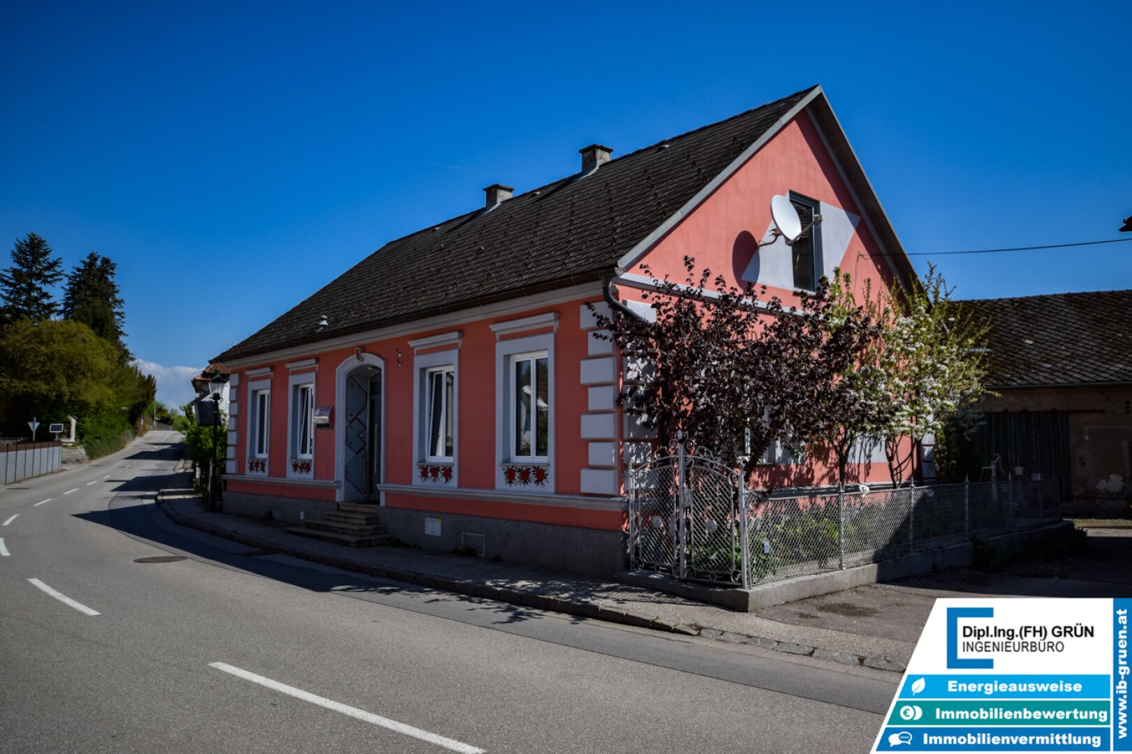 Charmantes Einfamilienhaus im Zentrum von Seitenstetten – saniert, Garage, Terrasse, Fernwärme
