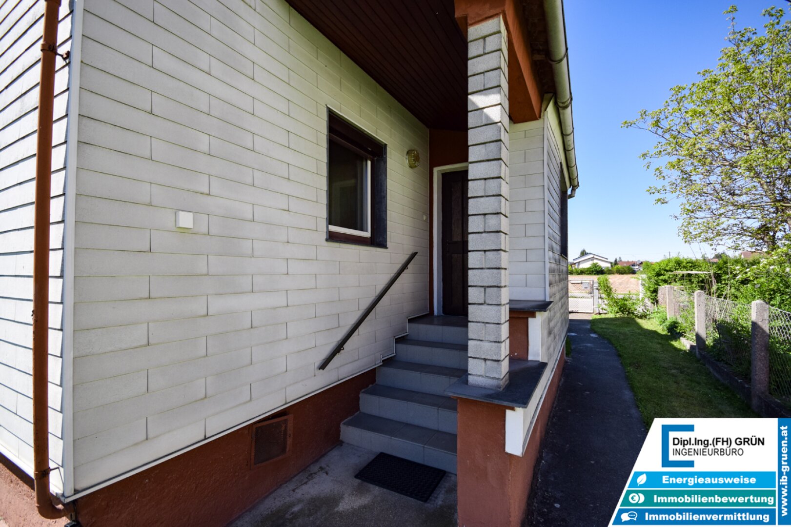 Toplage! Haus mit großem Grundstück, 2- bzw. 3-fach Garage & neuer Luftwärmepumpe