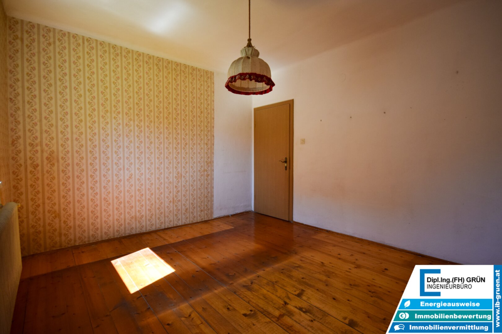 Toplage! Haus mit großem Grundstück, 2- bzw. 3-fach Garage & neuer Luftwärmepumpe