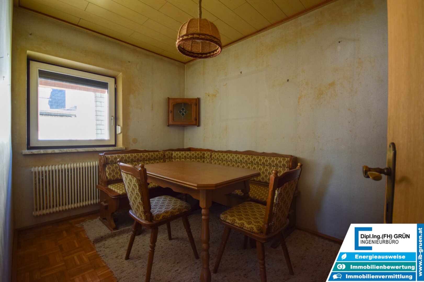 Toplage! Haus mit großem Grundstück, 2- bzw. 3-fach Garage & neuer Luftwärmepumpe