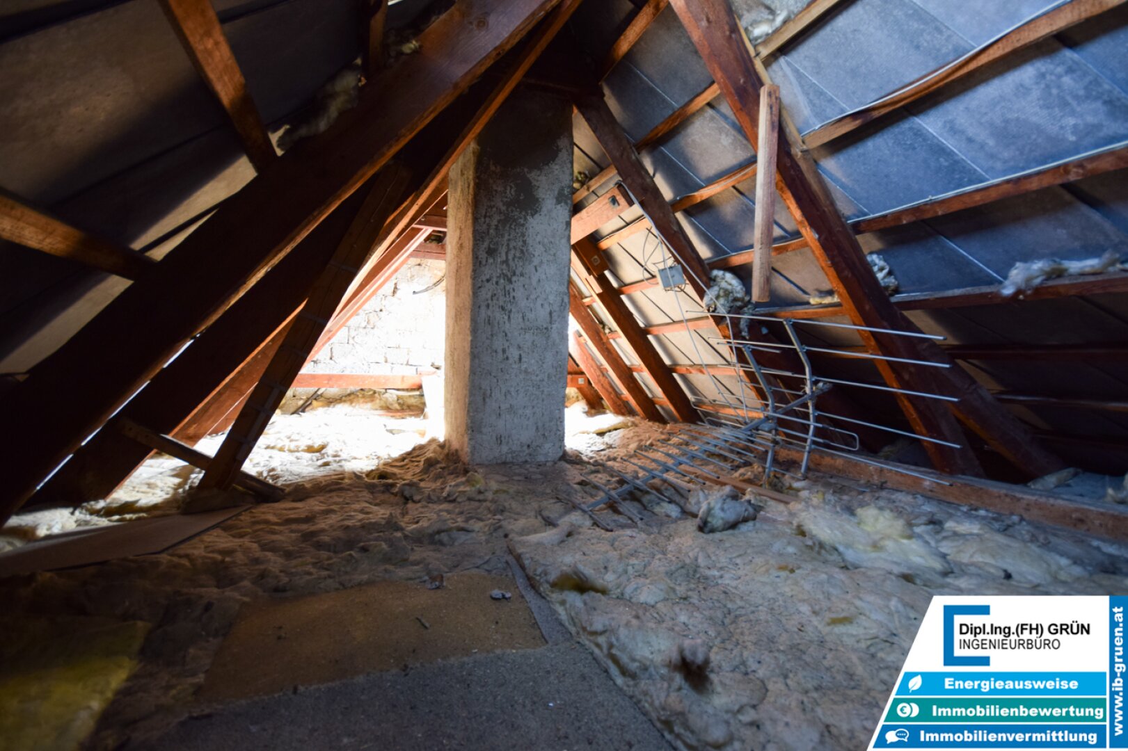 Toplage! Haus mit großem Grundstück, 2- bzw. 3-fach Garage & neuer Luftwärmepumpe