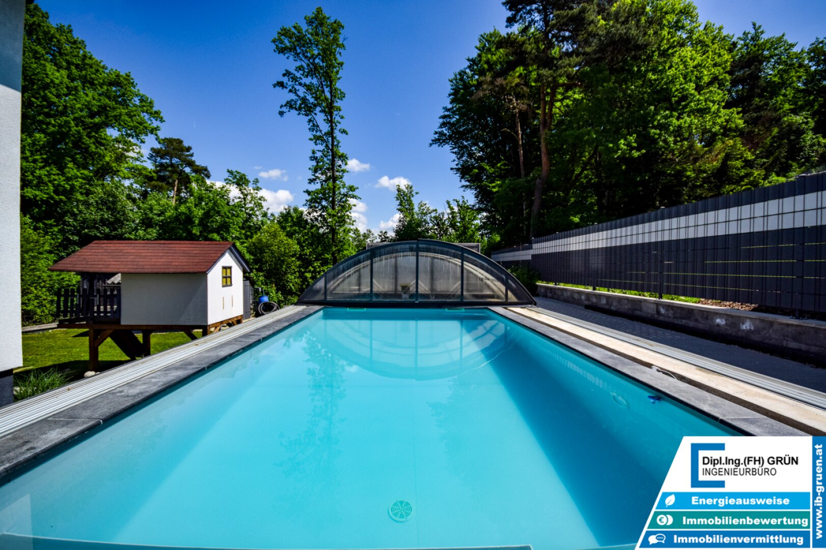 Wohnen in Ruhelage am Waldrand – modernisiertes Haus mit Pool & Grünblick