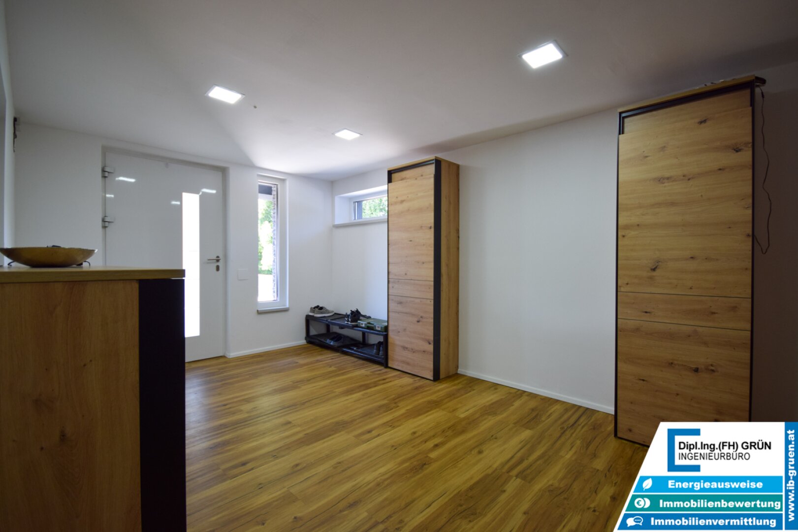 Wohnen in Ruhelage am Waldrand – modernisiertes Haus mit Pool & Grünblick