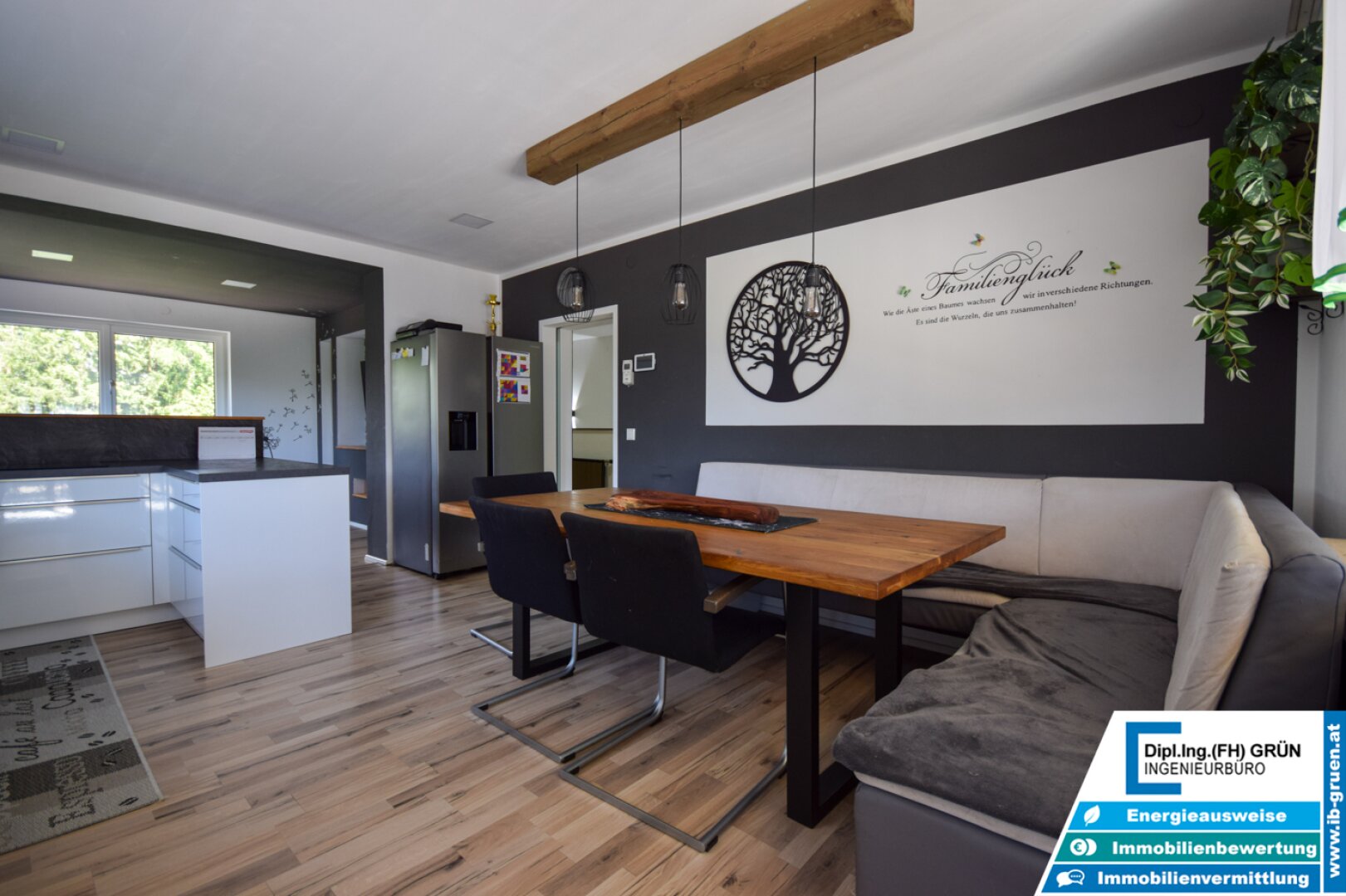 Wohnen in Ruhelage am Waldrand – modernisiertes Haus mit Pool & Grünblick