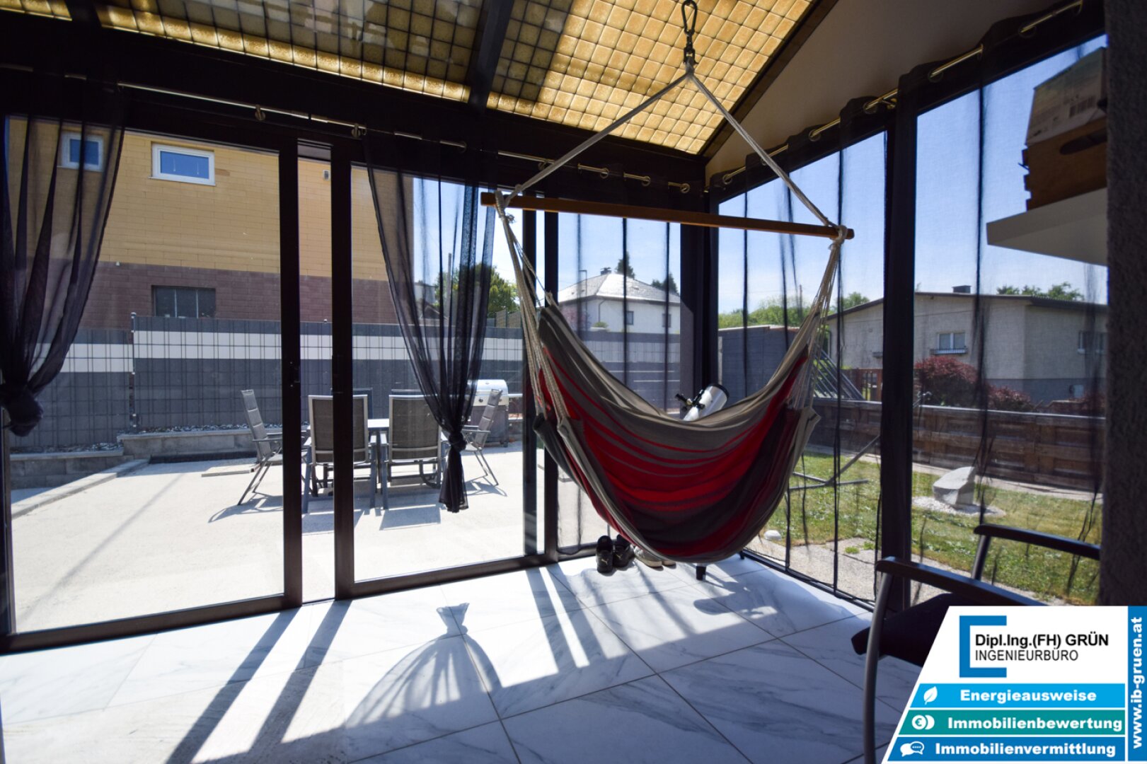 Wohnen in Ruhelage am Waldrand – modernisiertes Haus mit Pool & Grünblick