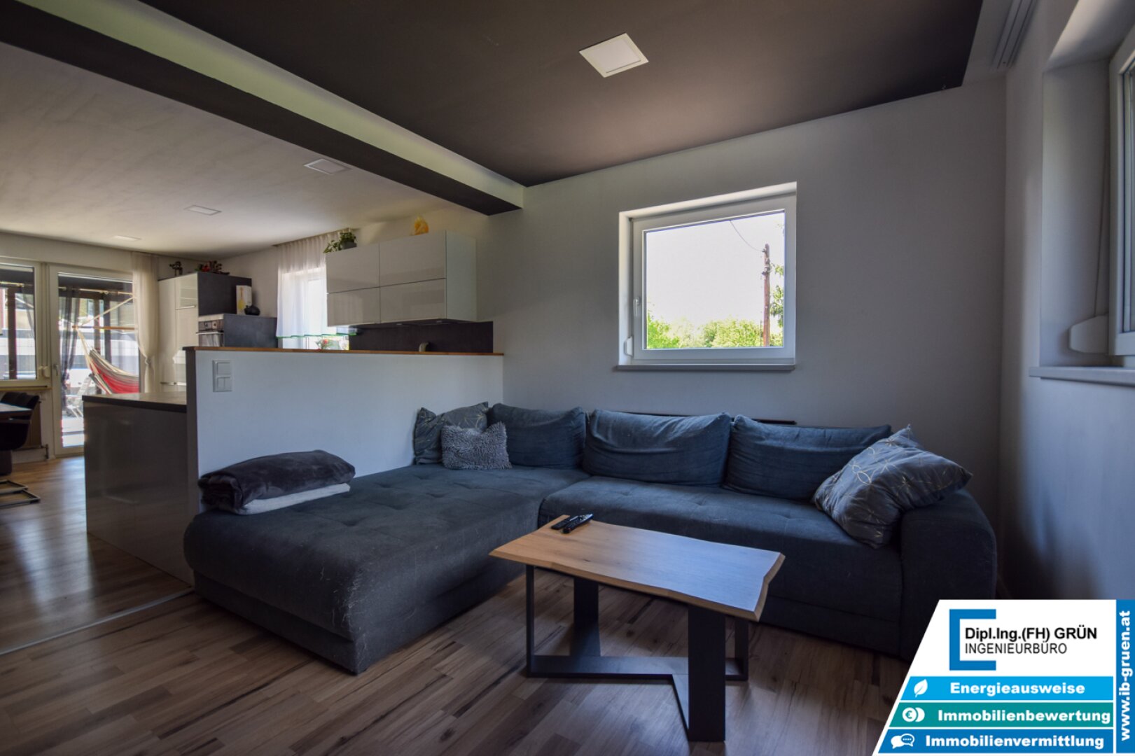 Wohnen in Ruhelage am Waldrand – modernisiertes Haus mit Pool & Grünblick