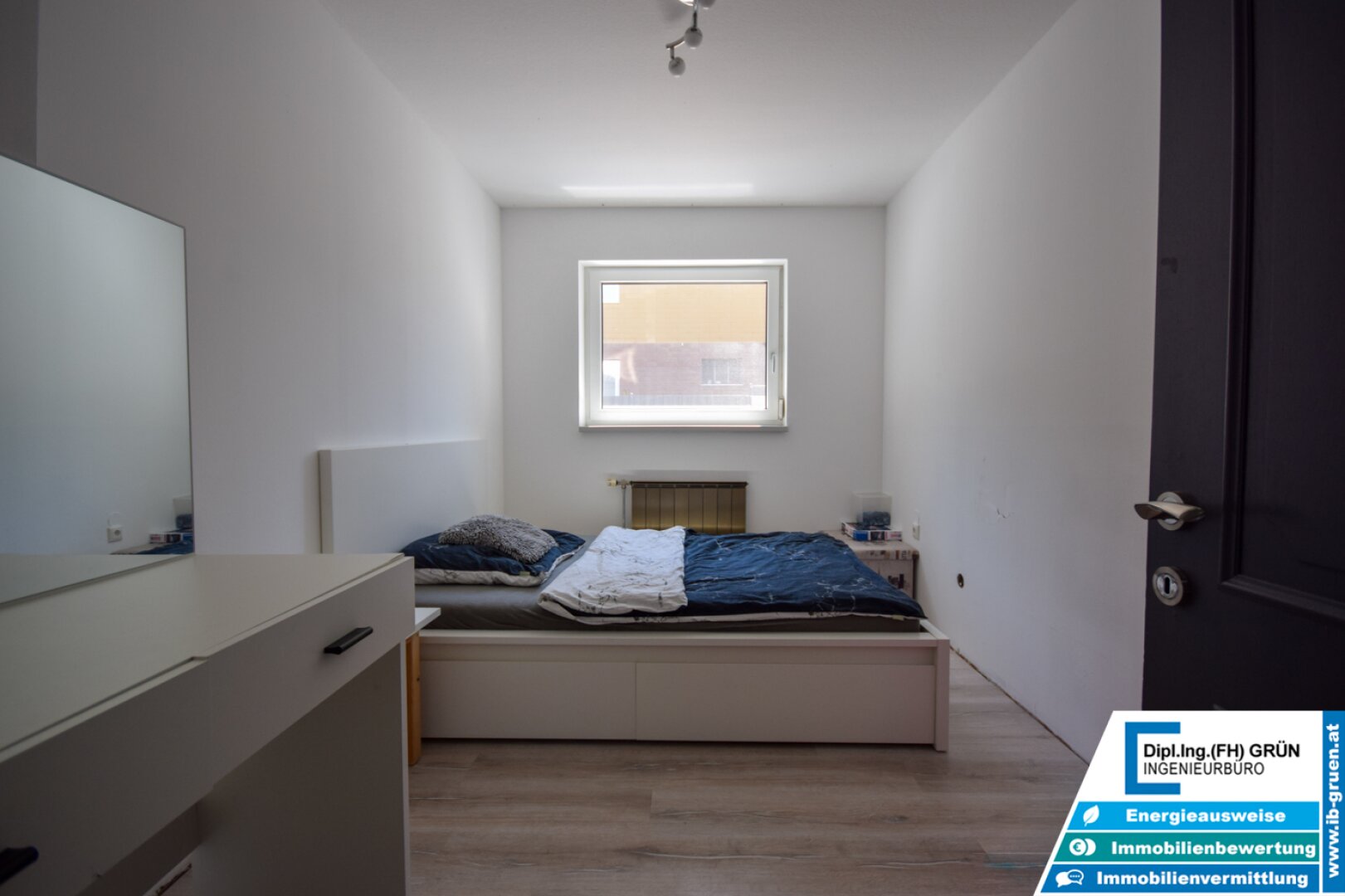 Wohnen in Ruhelage am Waldrand – modernisiertes Haus mit Pool & Grünblick