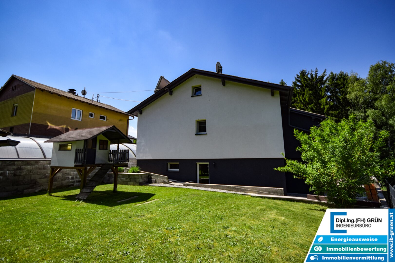 Wohnen in Ruhelage am Waldrand – modernisiertes Haus mit Pool & Grünblick