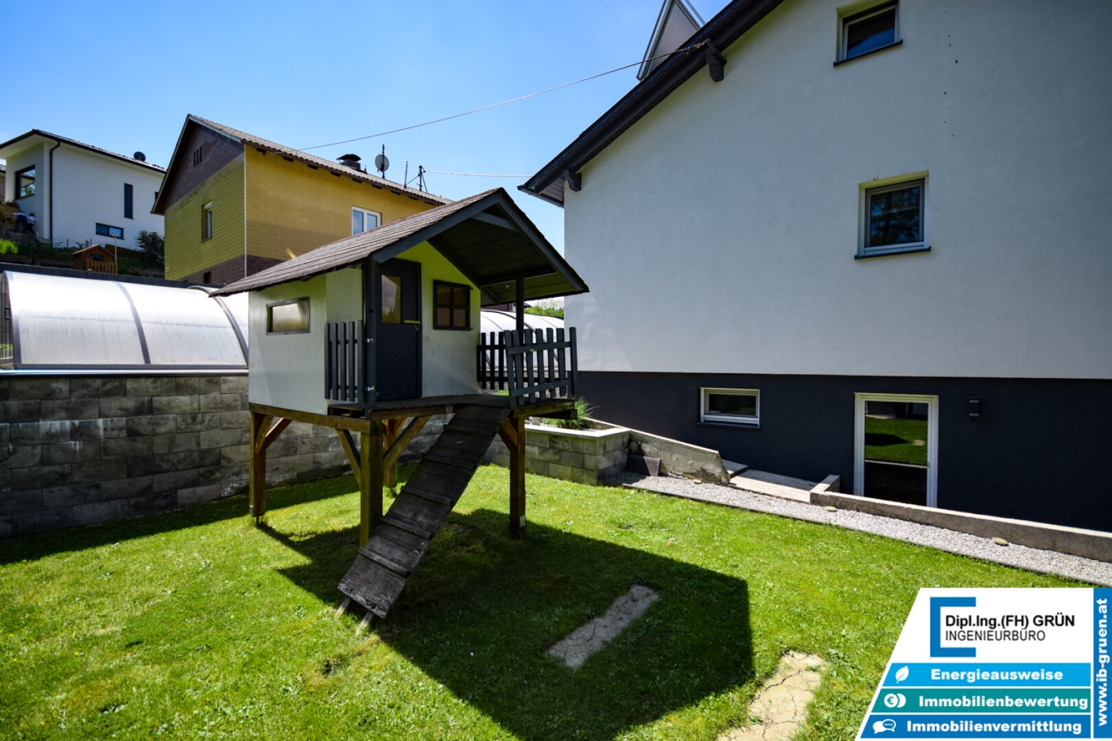 Wohnen in Ruhelage am Waldrand – modernisiertes Haus mit Pool & Grünblick