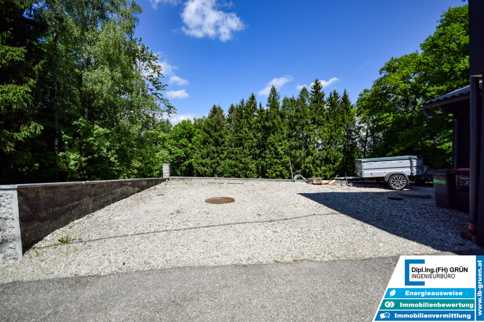 Wohnen in Ruhelage am Waldrand – modernisiertes Haus mit Pool & Grünblick