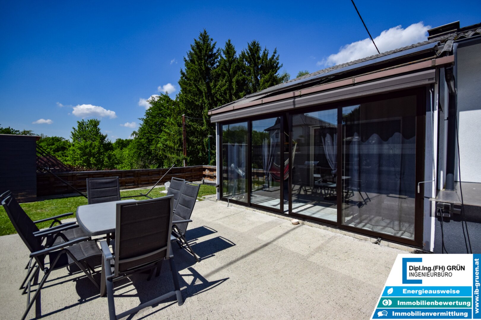 Wohnen in Ruhelage am Waldrand – modernisiertes Haus mit Pool & Grünblick