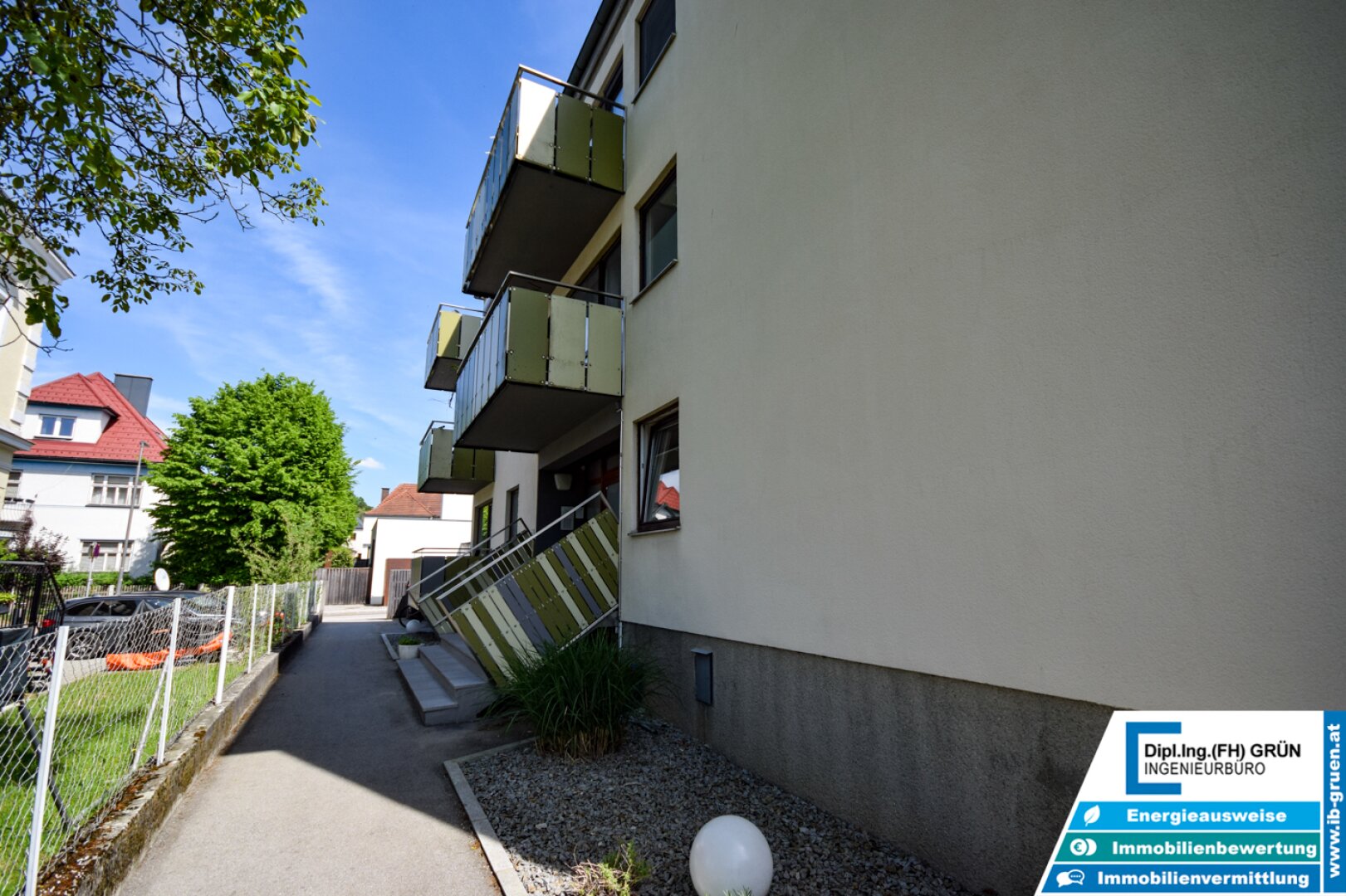 TOP-Lage! Hochwertig kernsanierte 3-Zimmer-Wohnung mit Smart Home, Garage & Balkon