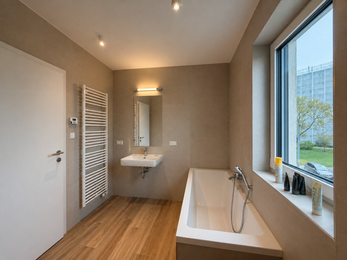 Moderne Doppelhaushälfte in Grünruhelage - 4 Zimmer, 2 Bäder, Garten, Terrasse, Stellplatz