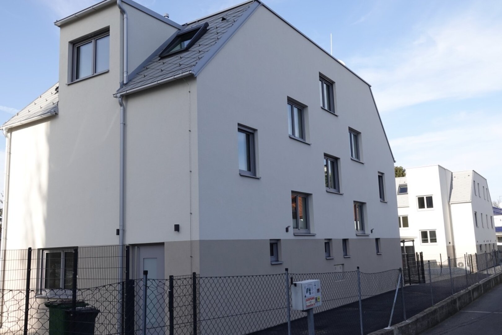 Moderne Doppelhaushälfte in Grünruhelage - 4 Zimmer, 2 Bäder, Garten, Terrasse, Stellplatz