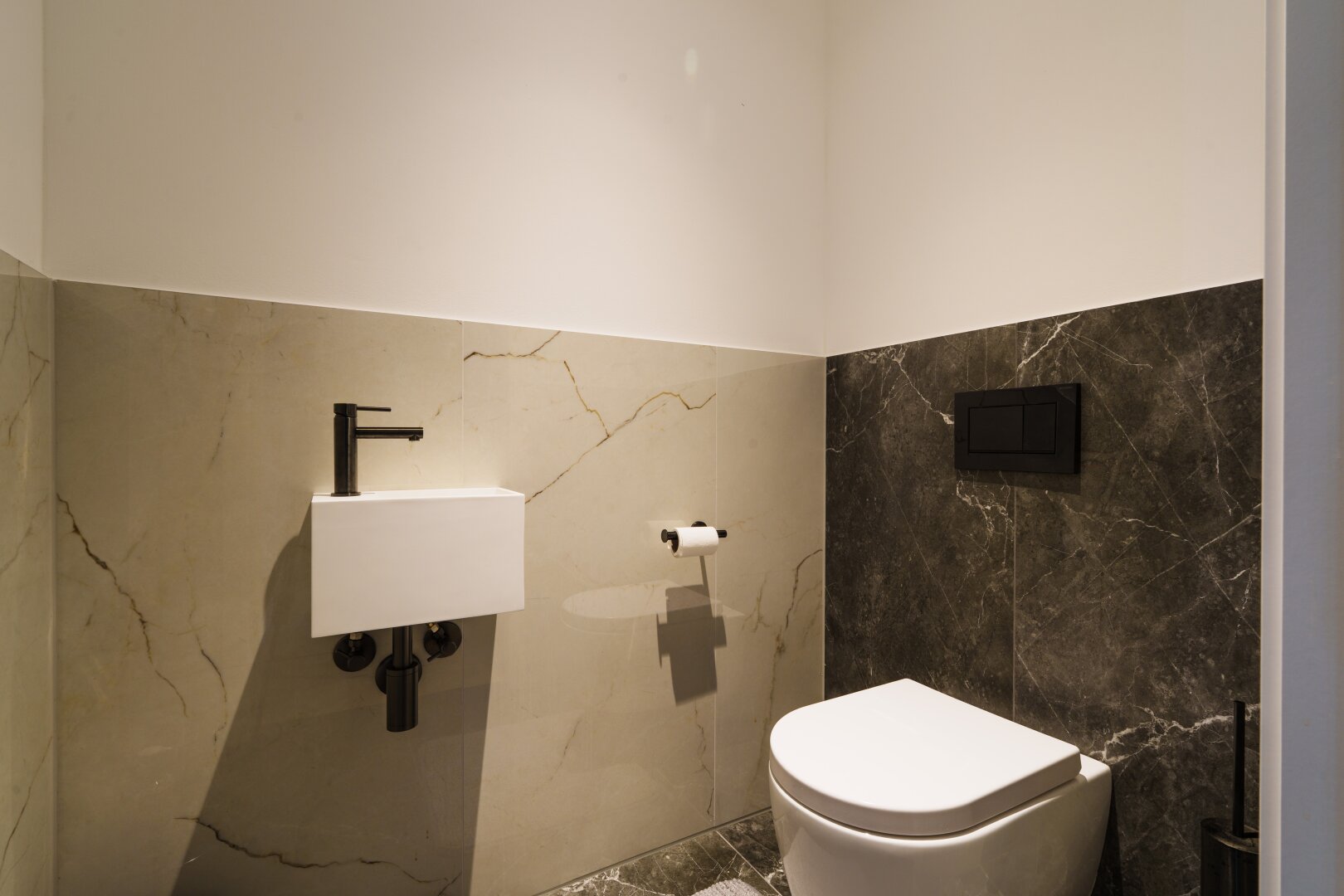DANUBEFLATS I 15. Etage I 2-Zimmer Wohnung möbliert I Ausblick Kahlenberg I Pool und SPA