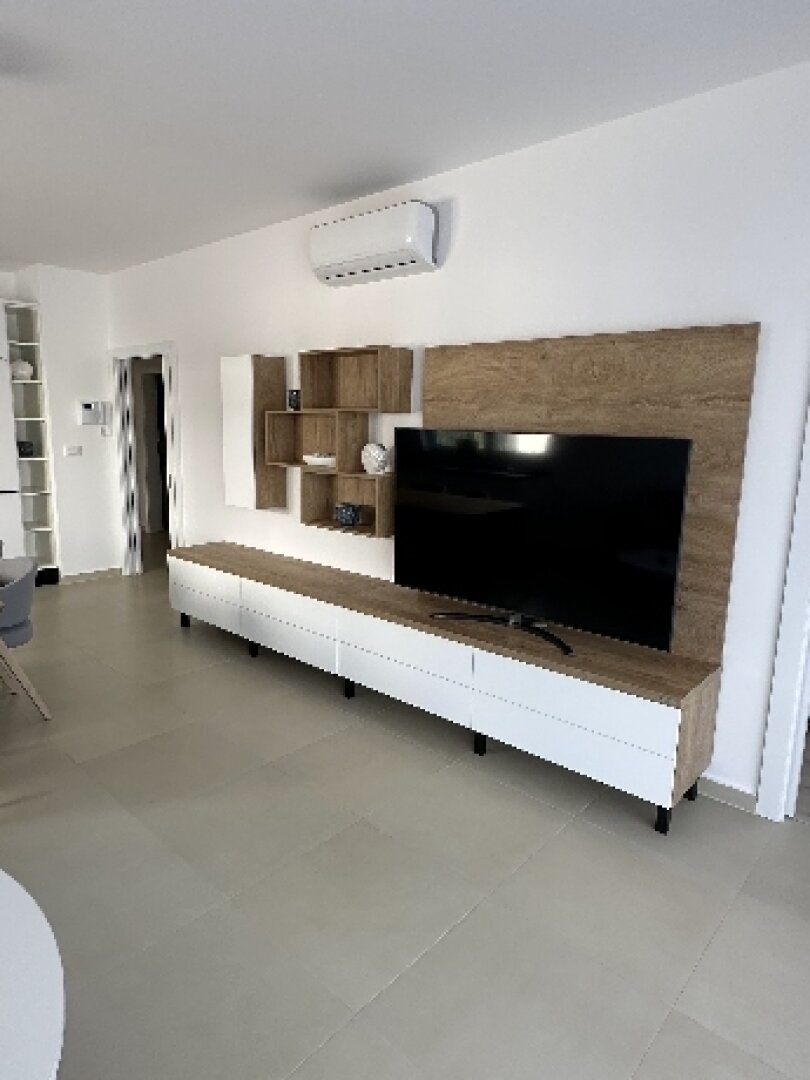 Luxuriöse, voll ausgestattete 4-Zimmer-Apartments/Terrasse/Garten/TG-Platz und Privatpool!