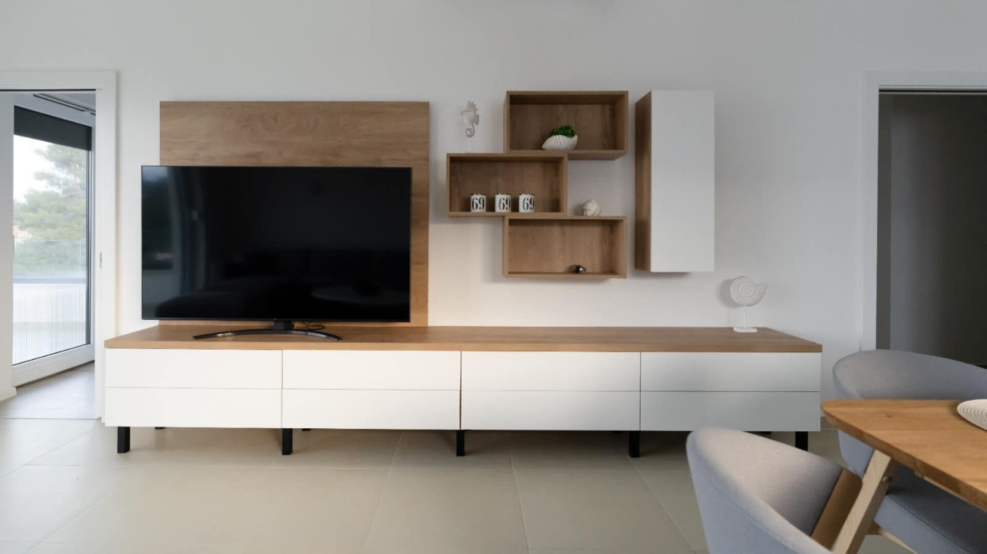 Luxuriöse, voll ausgestattete 4-Zimmer-Apartments/Terrasse/Garten/TG-Platz und Privatpool!