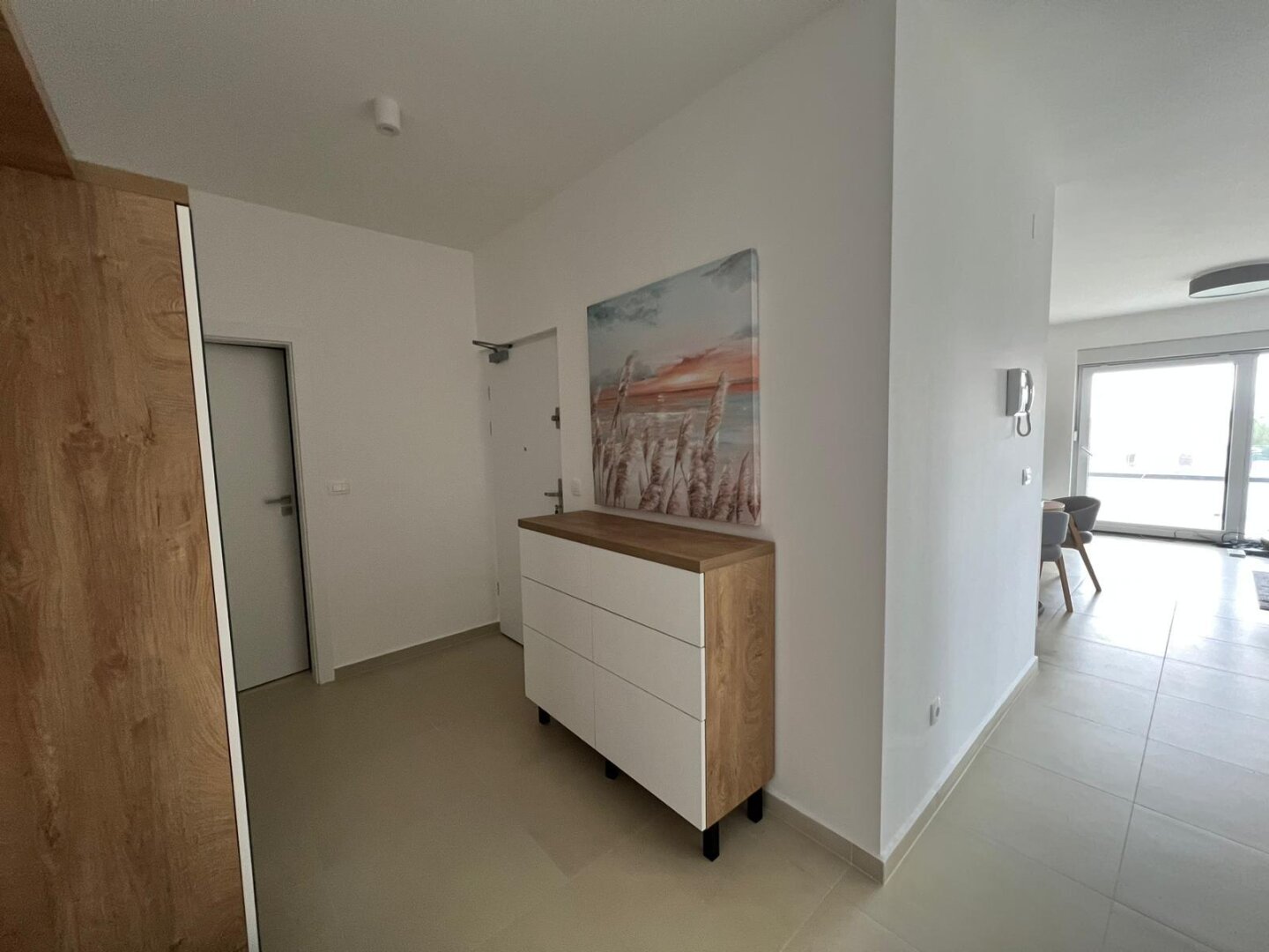 Luxuriöse, voll ausgestattete 4-Zimmer-Apartments/Terrasse/Garten/TG-Platz und Privatpool!