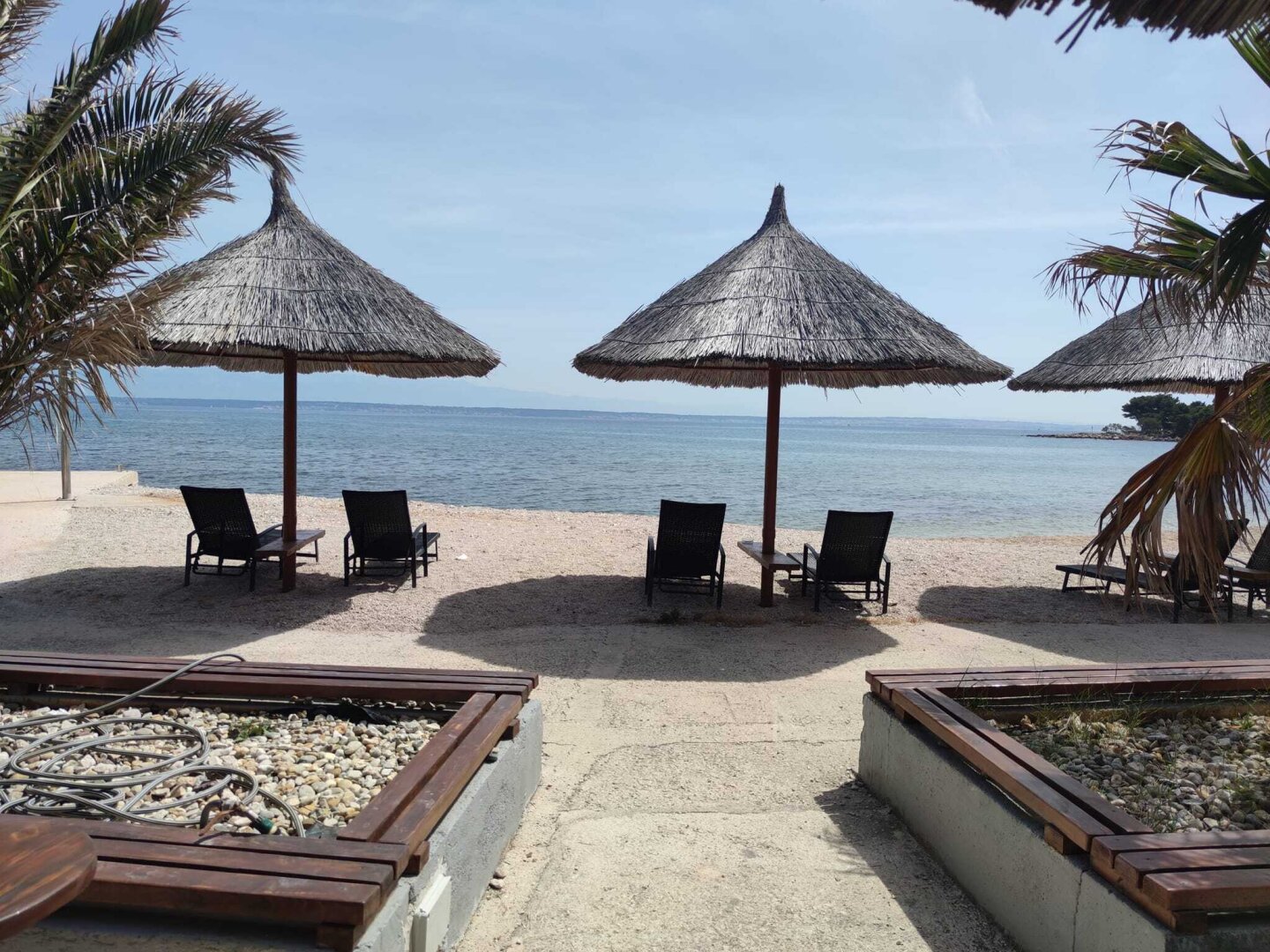 Luxuriöse, voll ausgestattete 4-Zimmer-Apartments/Terrasse/Garten/TG-Platz und Privatpool!