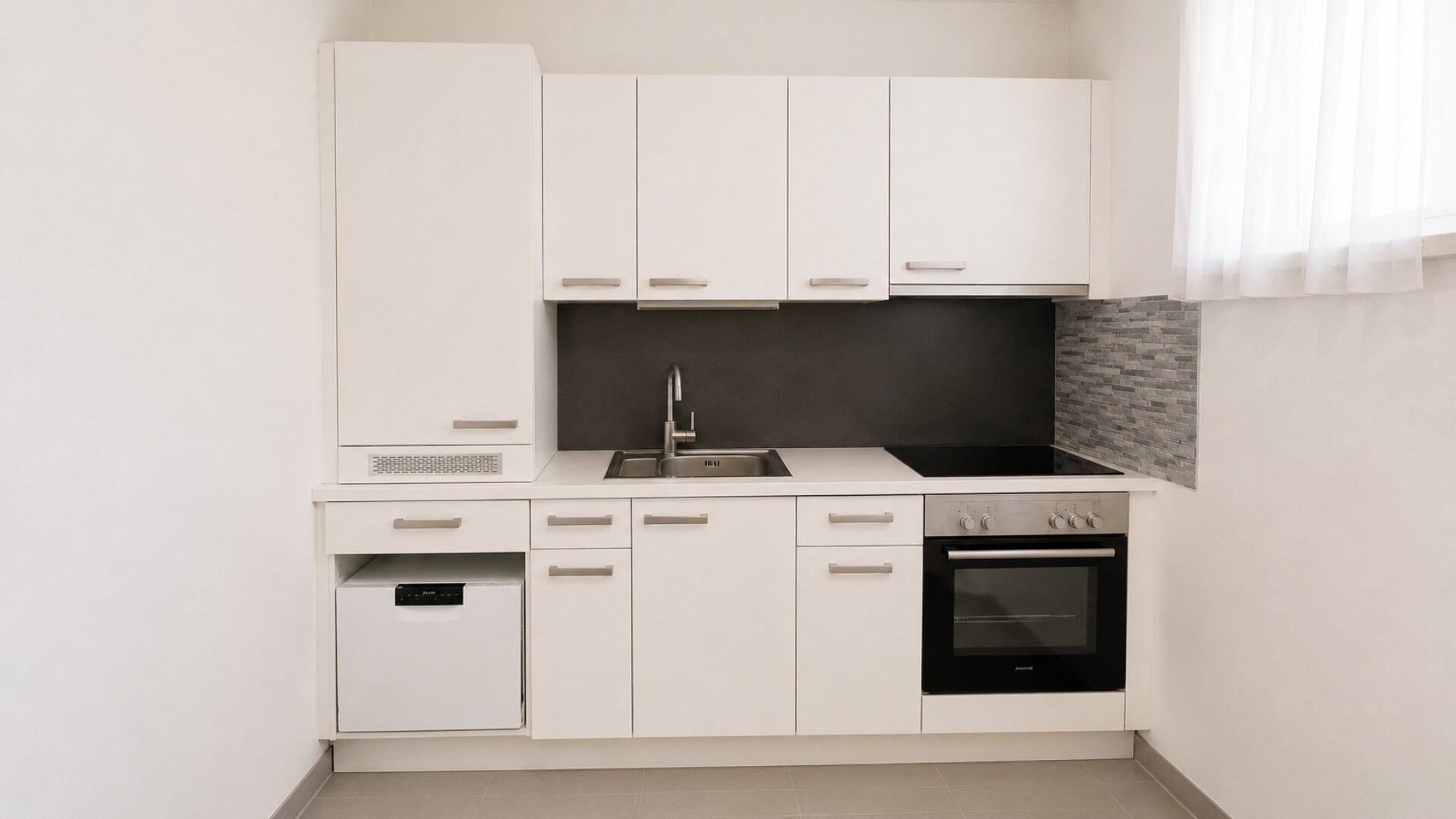 Helle 2-Zimmer-Wohnung mit Balkon, Parkplatz-möglich – auch ideal als WG