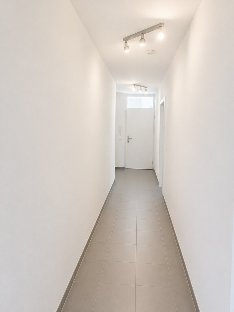 Helle 2-Zimmer-Wohnung mit Balkon, Parkplatz-möglich – auch ideal als WG
