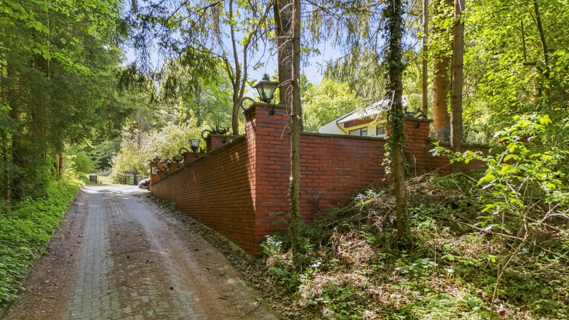 Besondere Liegenschaft in Pörtschach – eingebettet in die Natur und nahe dem türkisblauen Wörthersee