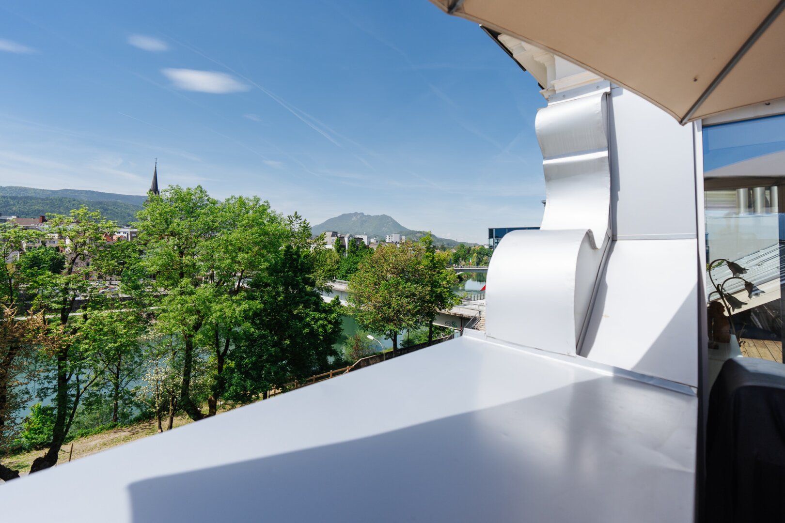 Ein Juwel über den Dächern von Villach – wo historische Architektur auf modernes Luxuswohnen und traumhafte Aussicht triff
