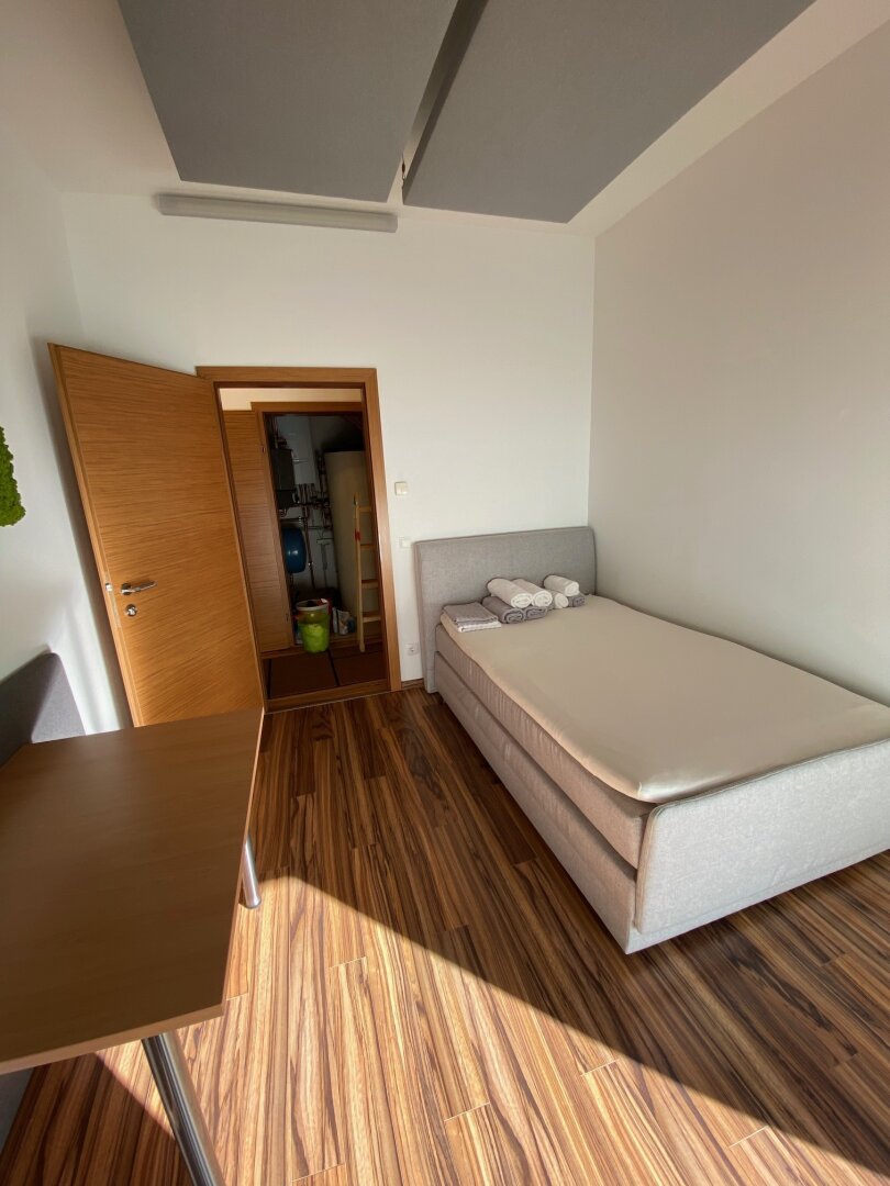 Das "BÜRO und WOHNEN" kann 3 Jahre angemietet werden !!!   Einziehen und wohlfühlen (inkl. 1 PKW Stellplatz)  -------------          2. Wohnsitz möglich !!!