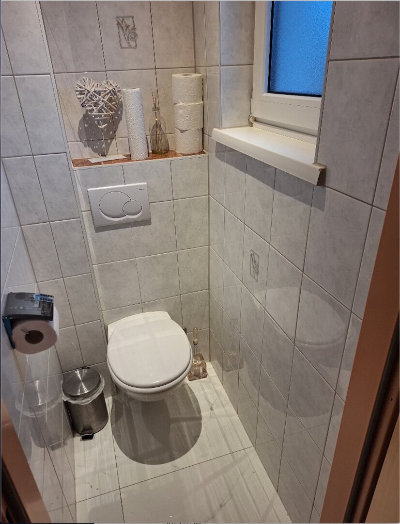 K3 - Platz für eine große Familie. Wohnhaus mit großem Garten. Neuwertig. Elegante und hochwertige Ausstattung. Wintergarten. Ruhige Lage. Ab sofort beziehbar.