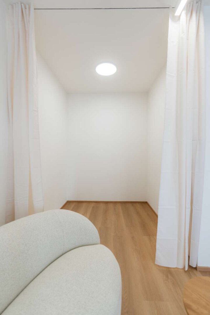 K3 - Salzburg/Elisabeth-Vorstadt - Stilvoll modernisierte Garconniere mit durchdachtem Raumkonzept & Balkon – bezugsfertig möbliert!!!