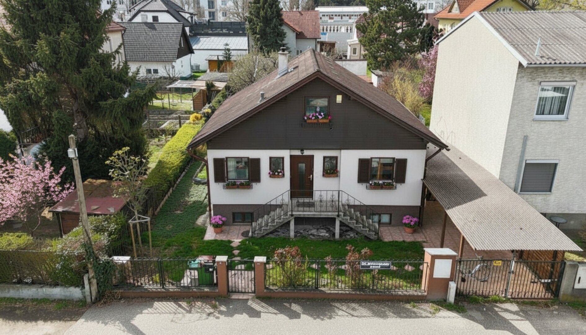Ein Haus für die ganze Familie – großzügig wohnen mit Garten & Pool