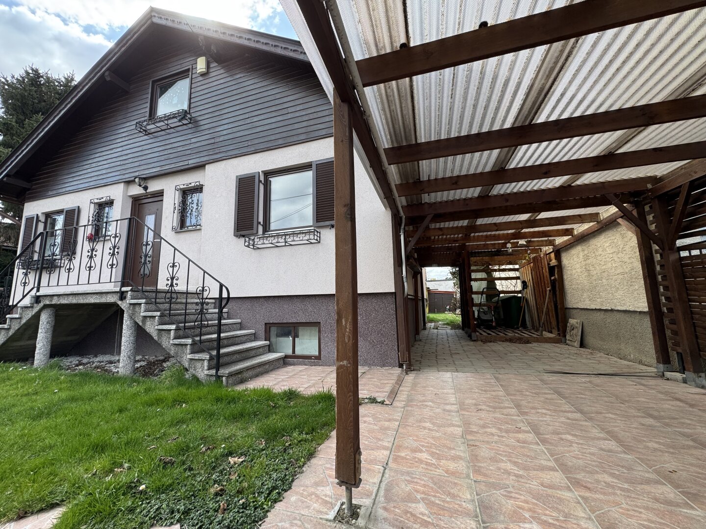Ein Haus für die ganze Familie – großzügig wohnen mit Garten & Pool
