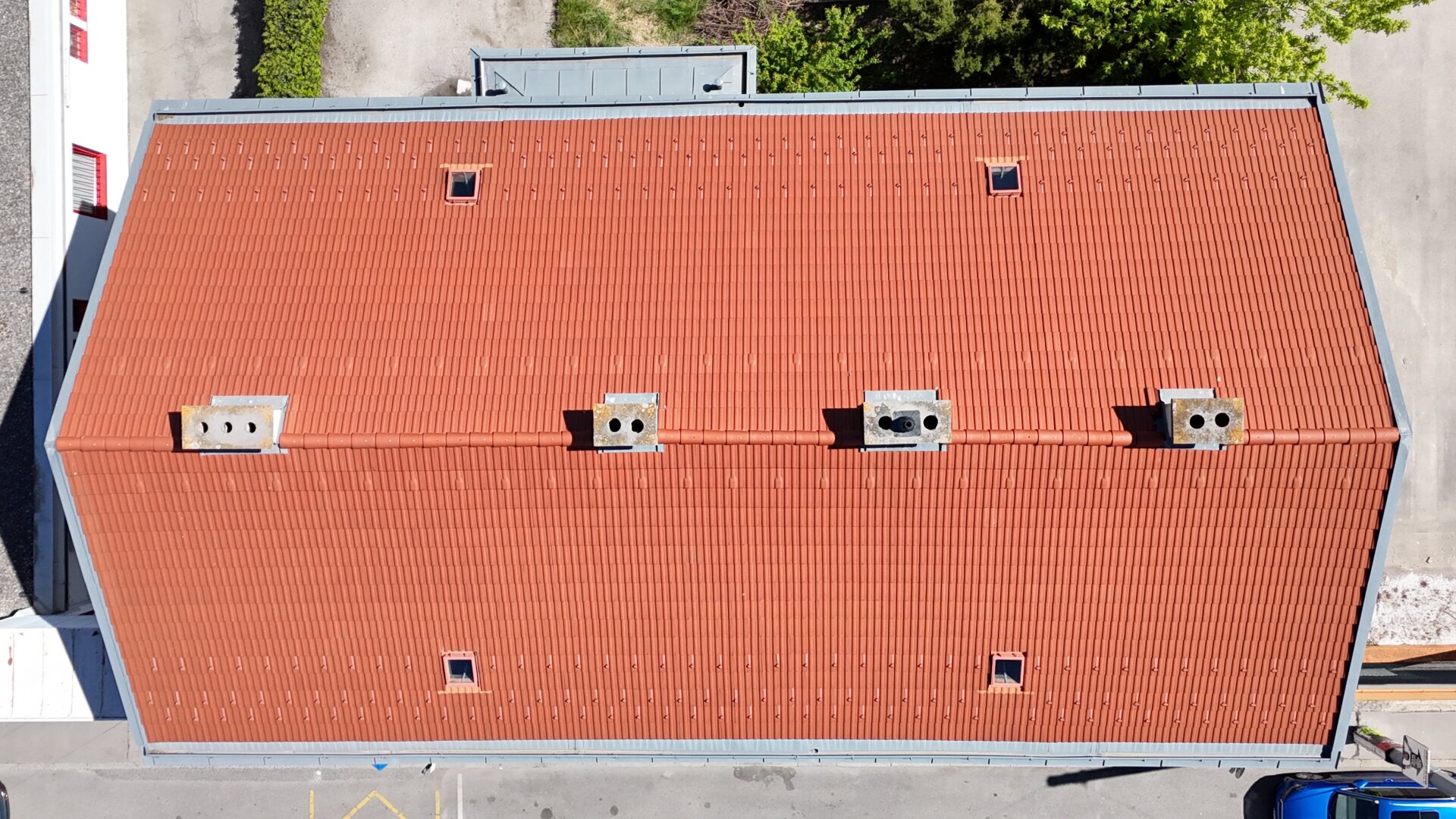 Zinshaus mit signifikantem Entwicklungspotenzial und bestandsfreien Flächen