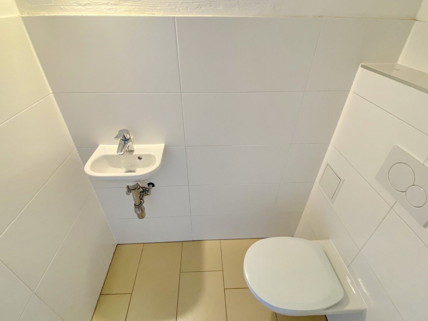 Zinshaus mit signifikantem Entwicklungspotenzial und bestandsfreien Flächen