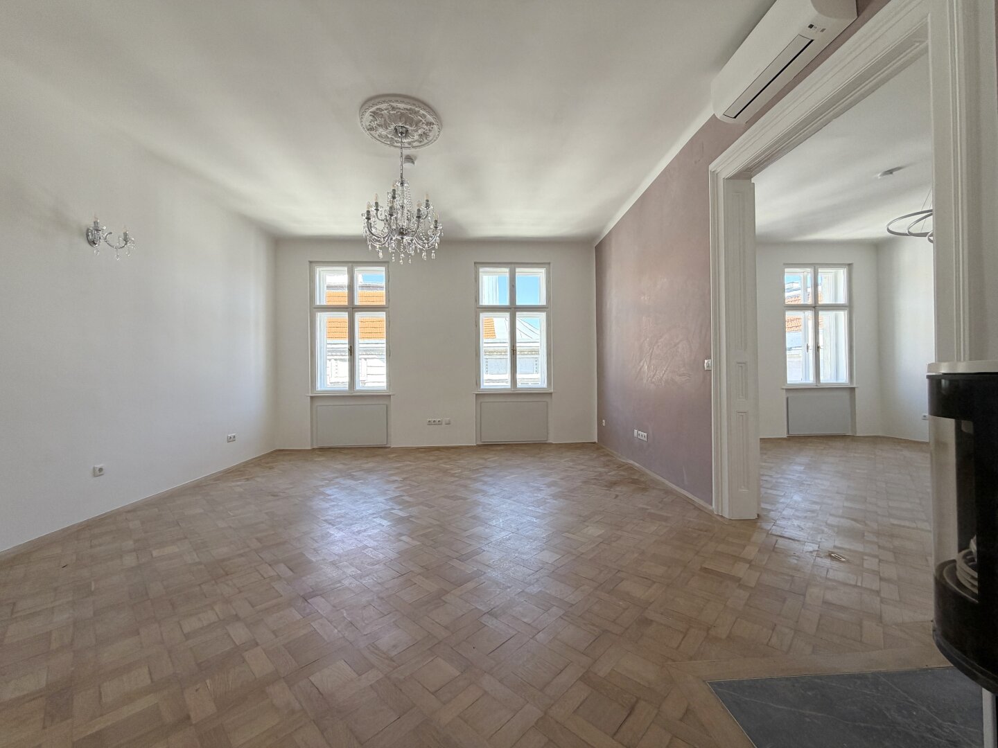Erstbezug nach Generalsanierung – Stilvolle Altbauwohnung im letzten Liftstock eines Jahrhundertwendehauses