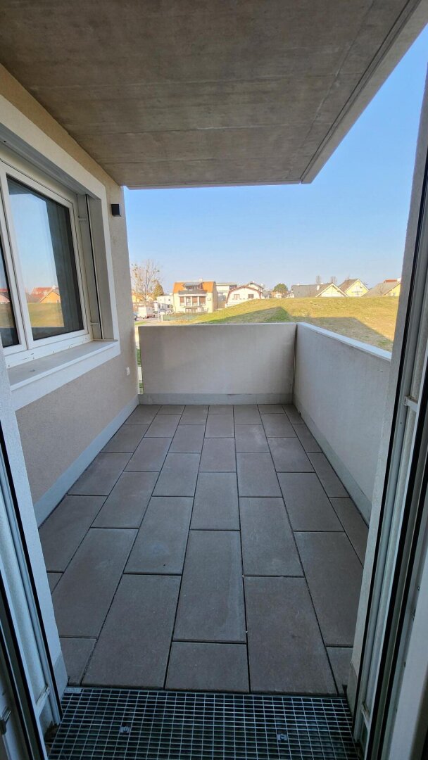 MIETKAUF! GEGENÜBER HIRSCHSTETTNER BADETEICH!