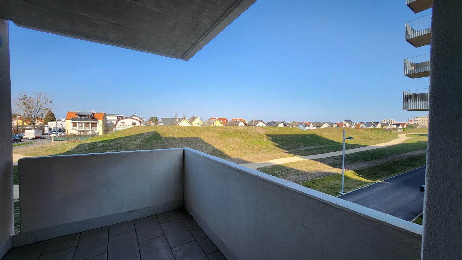 MIETKAUF! GEGENÜBER HIRSCHSTETTNER BADETEICH!