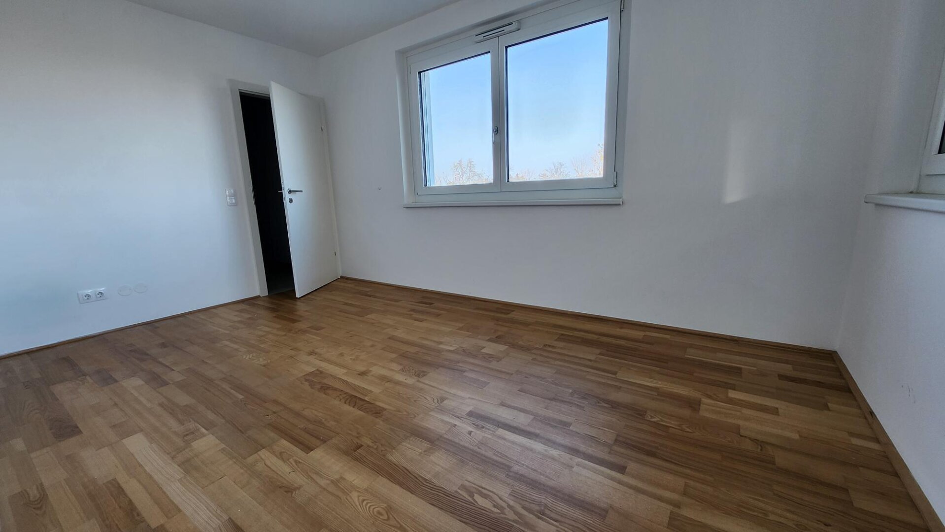 MIETKAUF! GEGENÜBER HIRSCHSTETTNER BADETEICH!