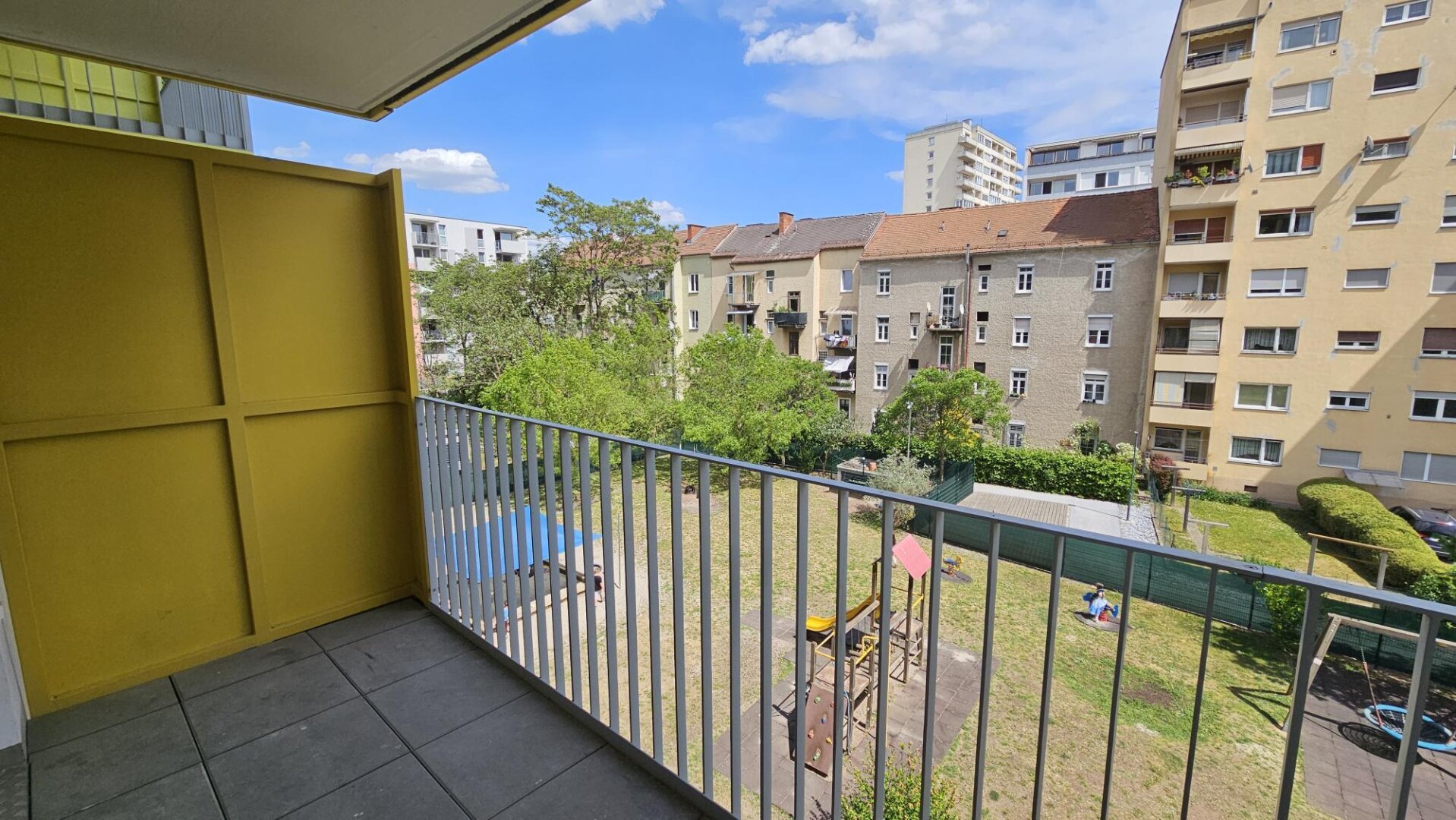 Zwei Zimmer Genossenschaftswohnung mit Balkon