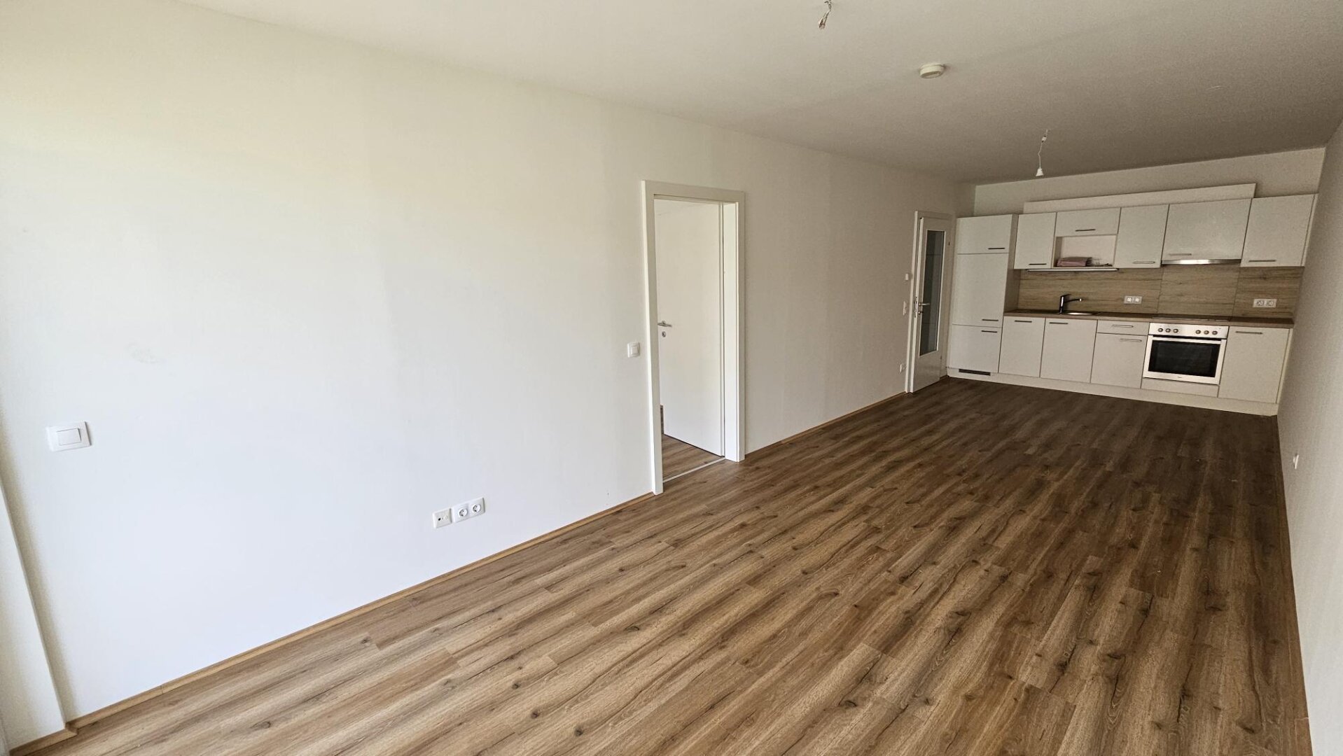Zwei Zimmer Genossenschaftswohnung mit Balkon