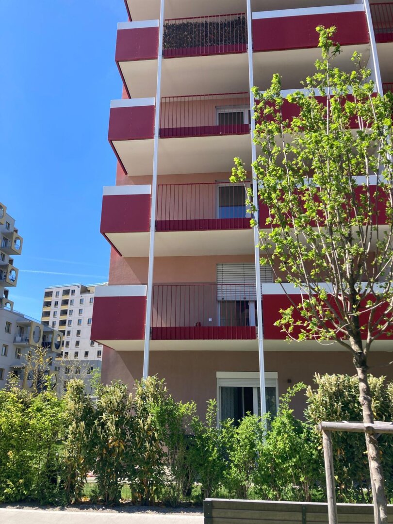 SONNE, BALKON & BADETEICH - 2 ZIMMERWOHNUNG IM JONAS AM FELD!