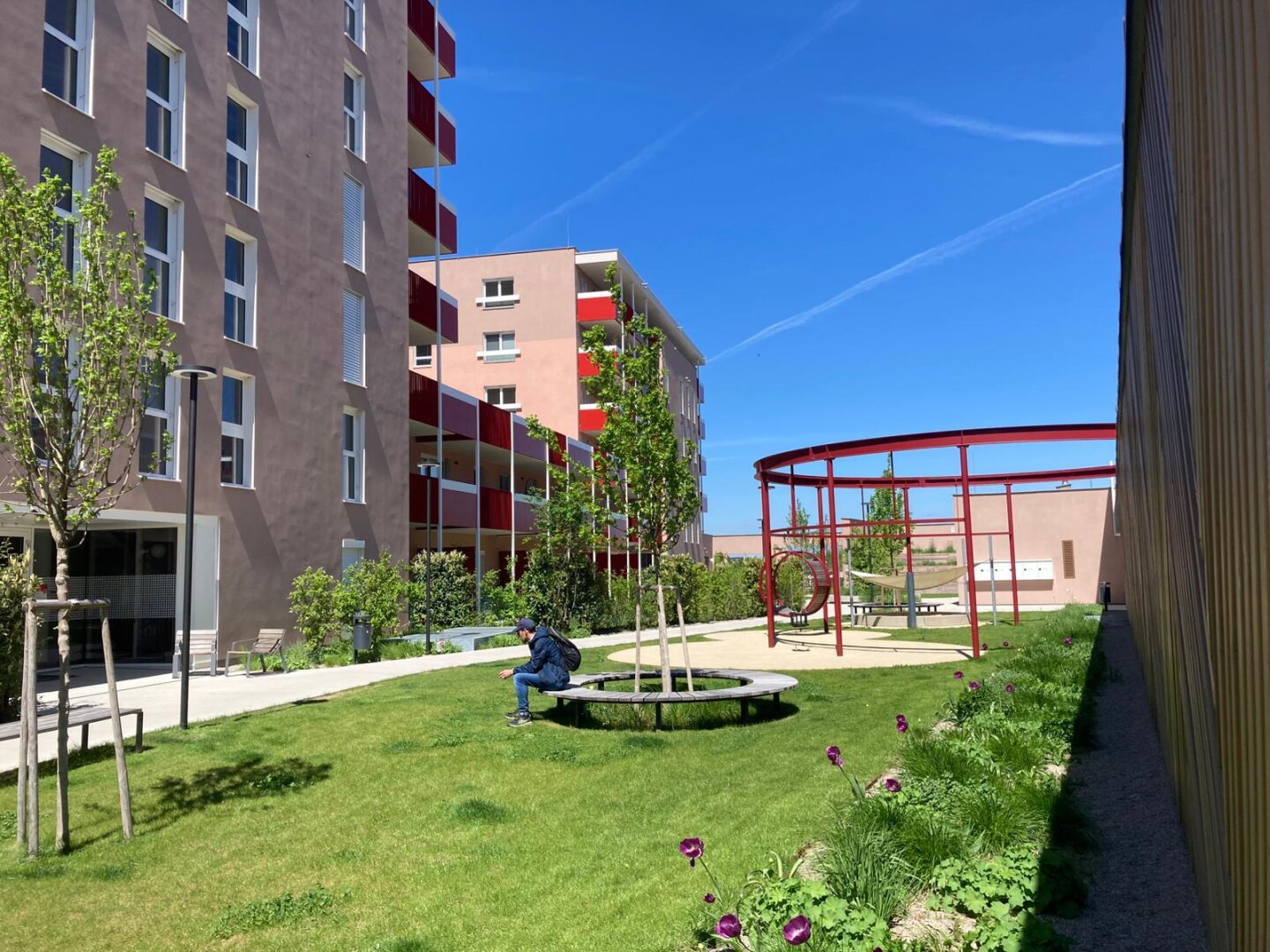 SONNE, BALKON & BADETEICH - 2 ZIMMERWOHNUNG IM JONAS AM FELD!