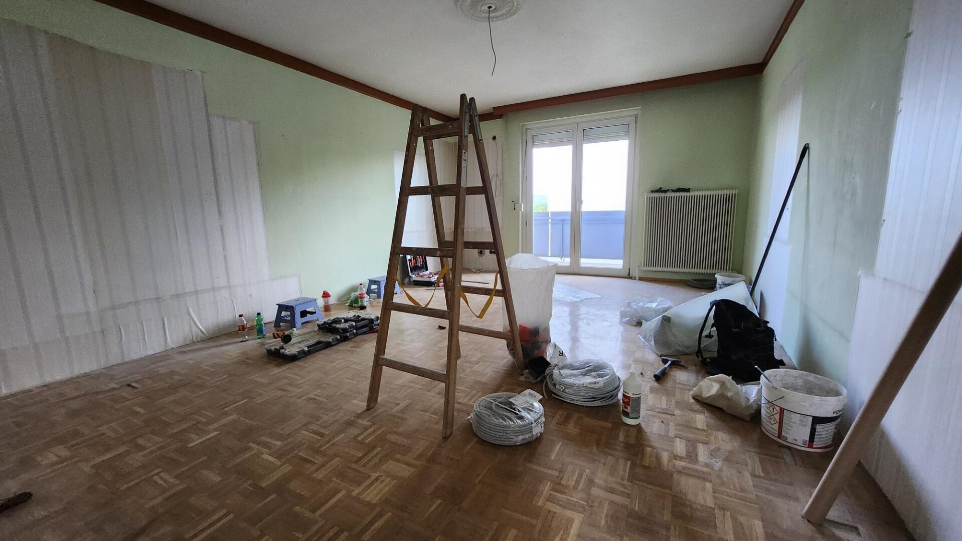DREI ZIMMERWOHNUNG - UNBEFRISTETE MIETDAUER UND INKL HEIZKOSTEN