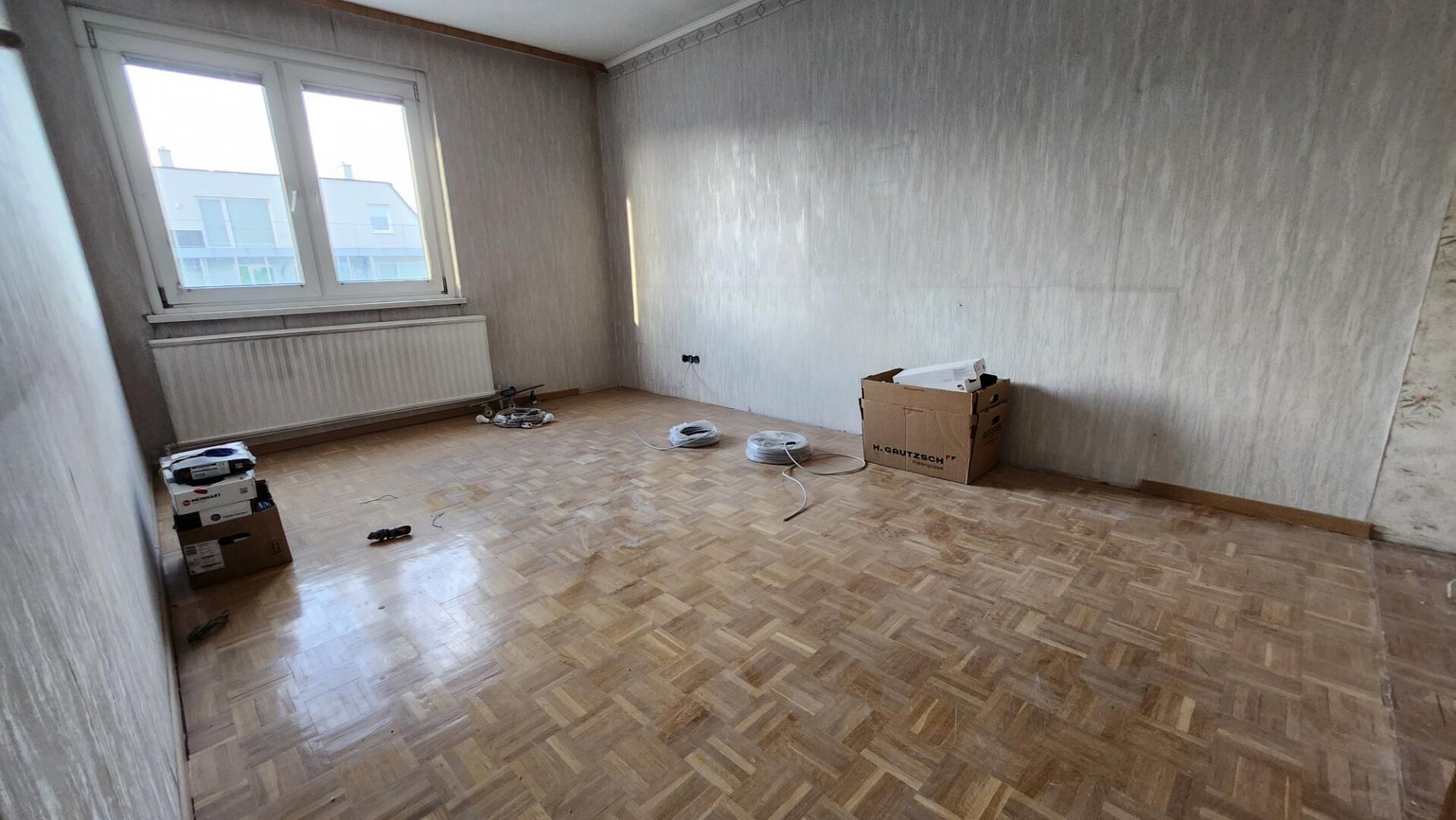 DREI ZIMMERWOHNUNG - UNBEFRISTETE MIETDAUER UND INKL HEIZKOSTEN