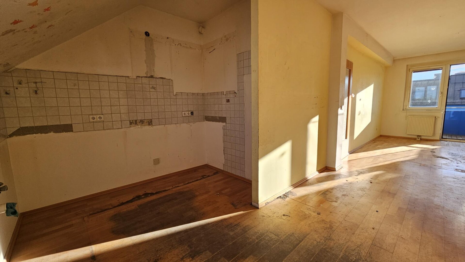 PROVISIONSFREIE 3 ZIMMER DACHGESCHOSSWOHNUNG ! FLORIANIWEG 1!